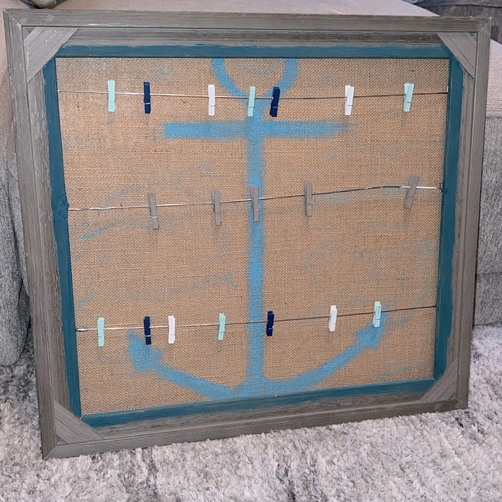 Nautical Picture Hanger With Clips